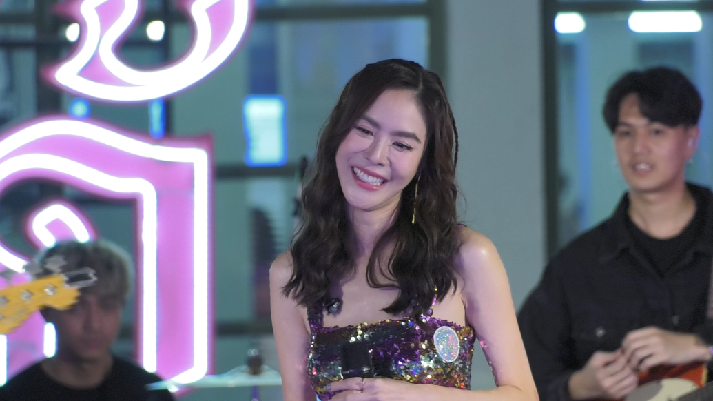 น้ำตาแห่งความสุข พีค ภัทรศยา เปิดใจหลังมีเพลงเป็นของตัวเอง ลั่นพร้อมรับงานโชว์ 