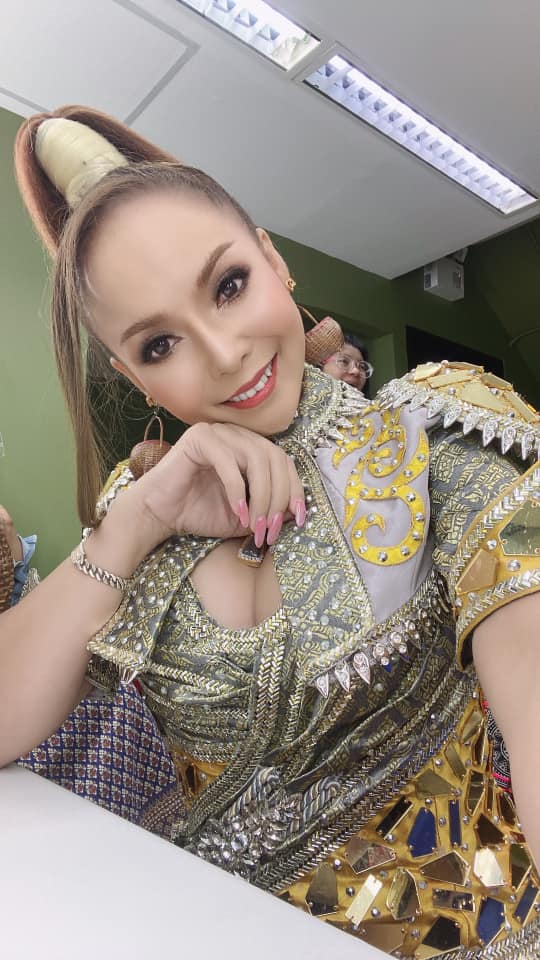 หมอลำชื่อดัง บัวผัน ทังโส มือเท้าชา หวั่นเส้นเลือดในสมองตีบ หมอลำชื่อดัง บัวผัน ทังโส มือเท้าชา หวั่นเส้นเลือดในสมองตีบ