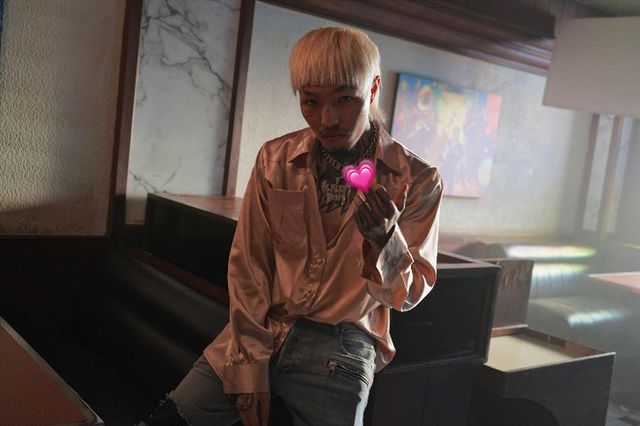 ออกหมายเรียก! แฟนสาวแร็ปเปอร์ดัง หลังโดนแจ้งความข้อหาจัดหาหญิงสาวให้ 