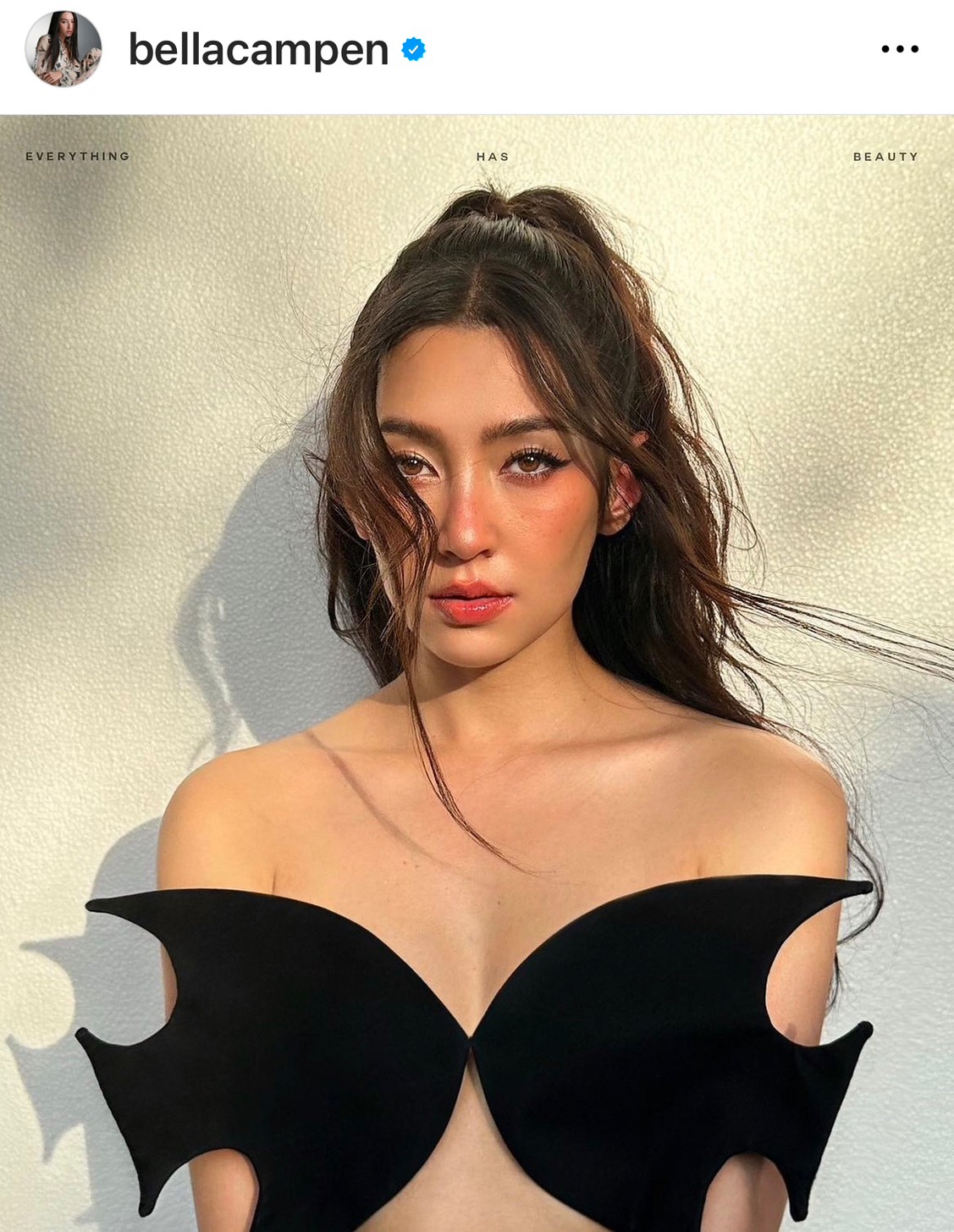 ความสุขที่สุดของ เบลล่า ชีวิตนี้ไม่จำเป็นต้องแต่งงาน? ความสุขที่สุดของ เบลล่า ชีวิตนี้ไม่จำเป็นต้องแต่งงาน?