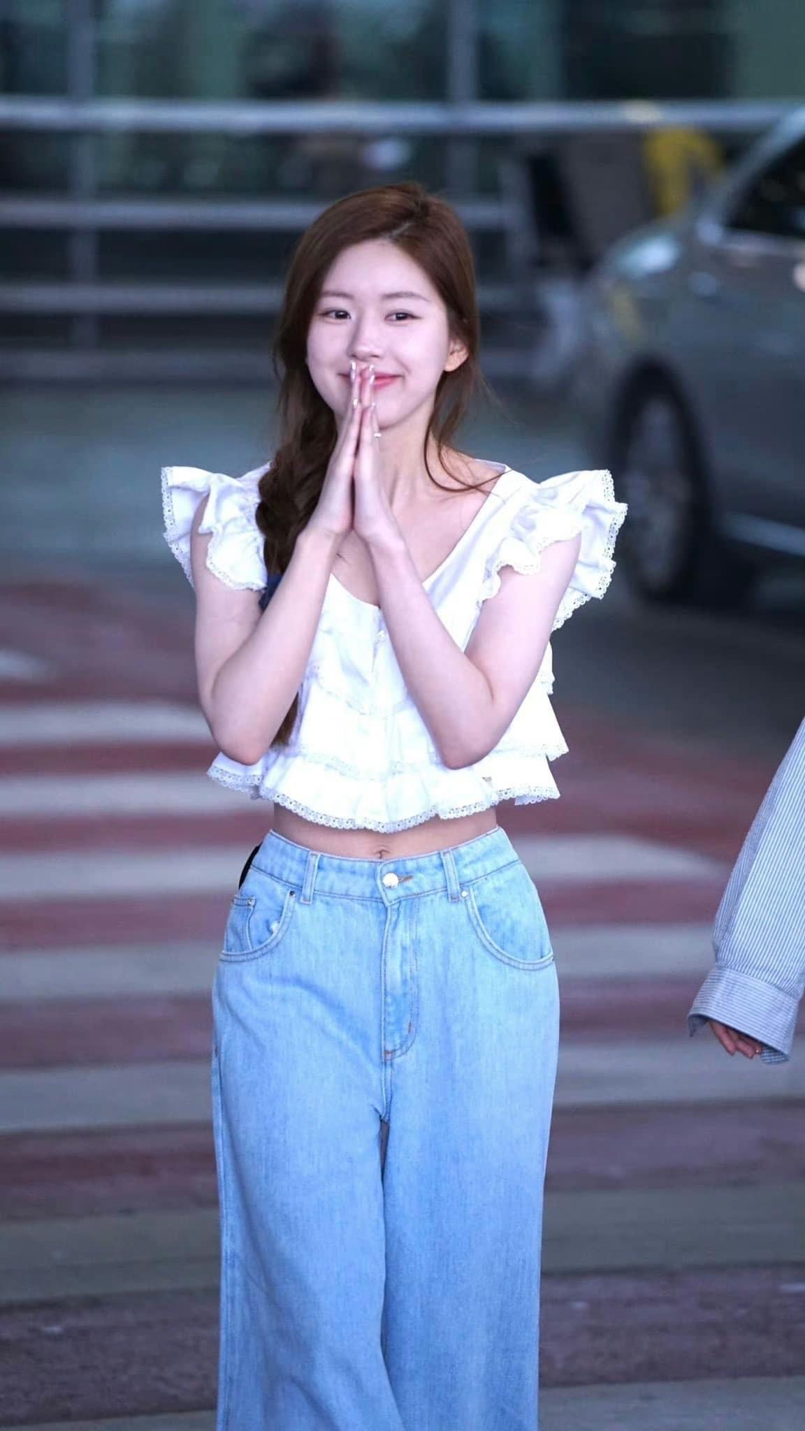 ต้อนรับคนสวย!! ‘จ้าวลู่ซือ’ ครองเทรนด์หลังลัดฟ้าถึงไทย พร้อมทำกิจกรรม 27 ก.ย.นี้ ต้อนรับคนสวย!! ‘จ้าวลู่ซือ’ ครองเทรนด์หลังลัดฟ้าถึงไทย พร้อมทำกิจกรรม 27 ก.ย.นี้