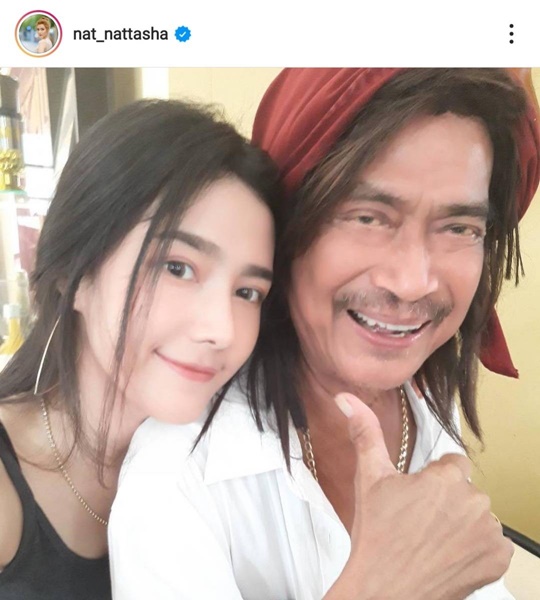 แนท ณัฐชา เผย คุณพ่อแหลม มอริสัน อาการดีขึ้น ตอบสนอง ลืมตาได้แล้ว แนท ณัฐชา เผย คุณพ่อแหลม มอริสัน อาการดีขึ้น ตอบสนอง ลืมตาได้แล้ว