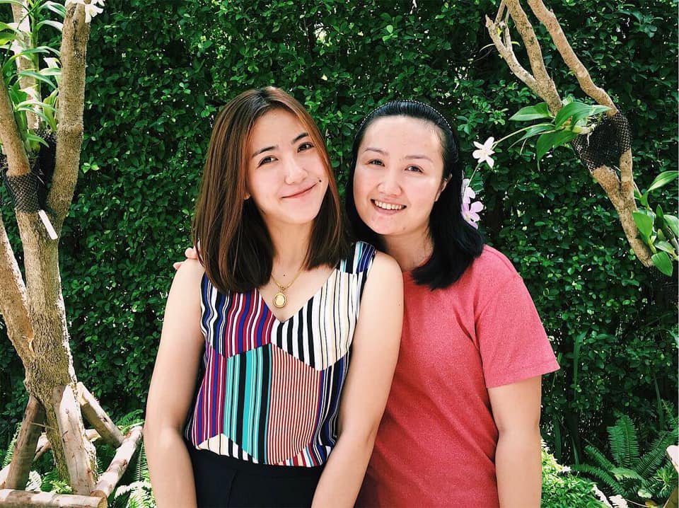 ล้วงลึกชีวิตอีกหนึ่งลูกนางฟ้า 'ป๊อป นริศรา' ที่กว่าจะมีวันนี้ไม่ง่ายเลย ล้วงลึกชีวิตอีกหนึ่งลูกนางฟ้า 'ป๊อป นริศรา' ที่กว่าจะมีวันนี้ไม่ง่ายเลย