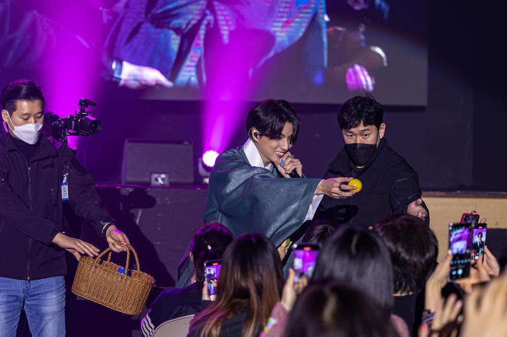 สุดประทับใจ กลัฟ คณาวุฒิ จัดเต็มแฟนมีตติ้งครั้งแรกที่เกาหลีใต้ สุดประทับใจ กลัฟ คณาวุฒิ จัดเต็มแฟนมีตติ้งครั้งแรกที่เกาหลีใต้