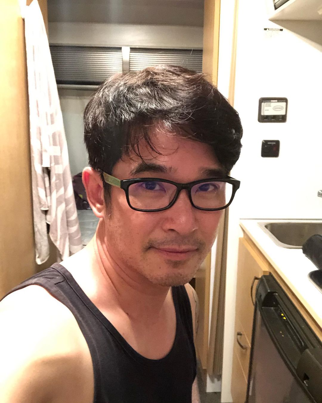 ลิฟท์ สุพจน์  กักตัวในรถบ้าน หลังอยู่กองละครเดียวกันกับ ปีโป้