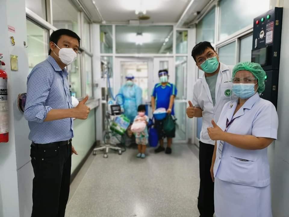 ข่าวดี! พยาบาลตัวน้อยกับคุณพ่อป่วยโควิดอาการหนัก หายดีได้กลับบ้าน