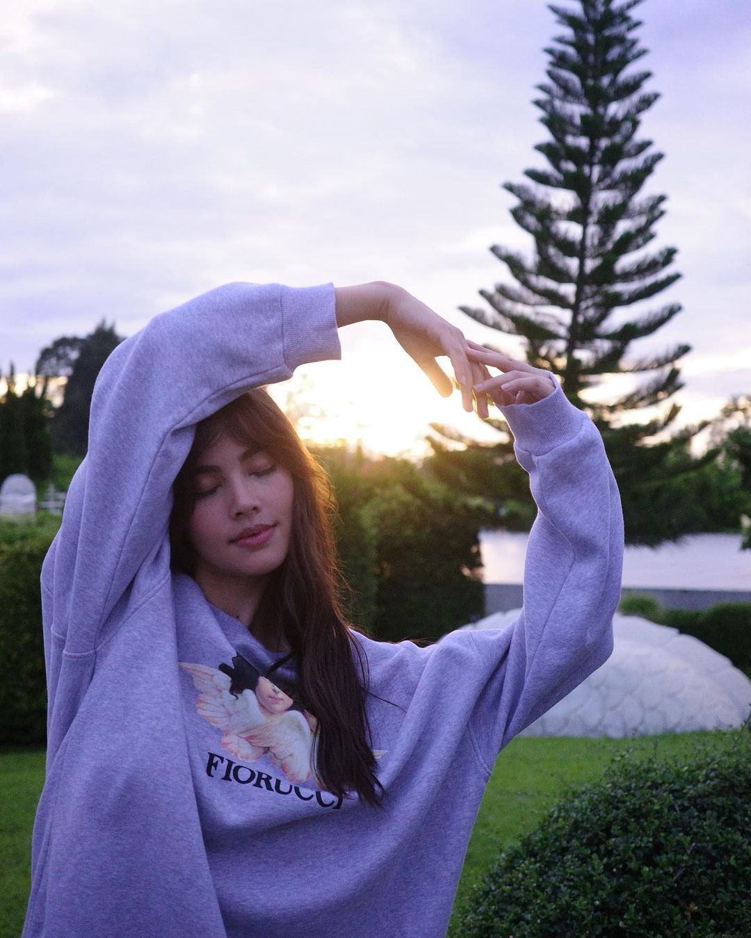 ญาญ่า อุรัสยา ส่งภาพให้ ณเดชน์ สแกนก่อนอวดรูปเซ็กซี่ (มีคลิป)