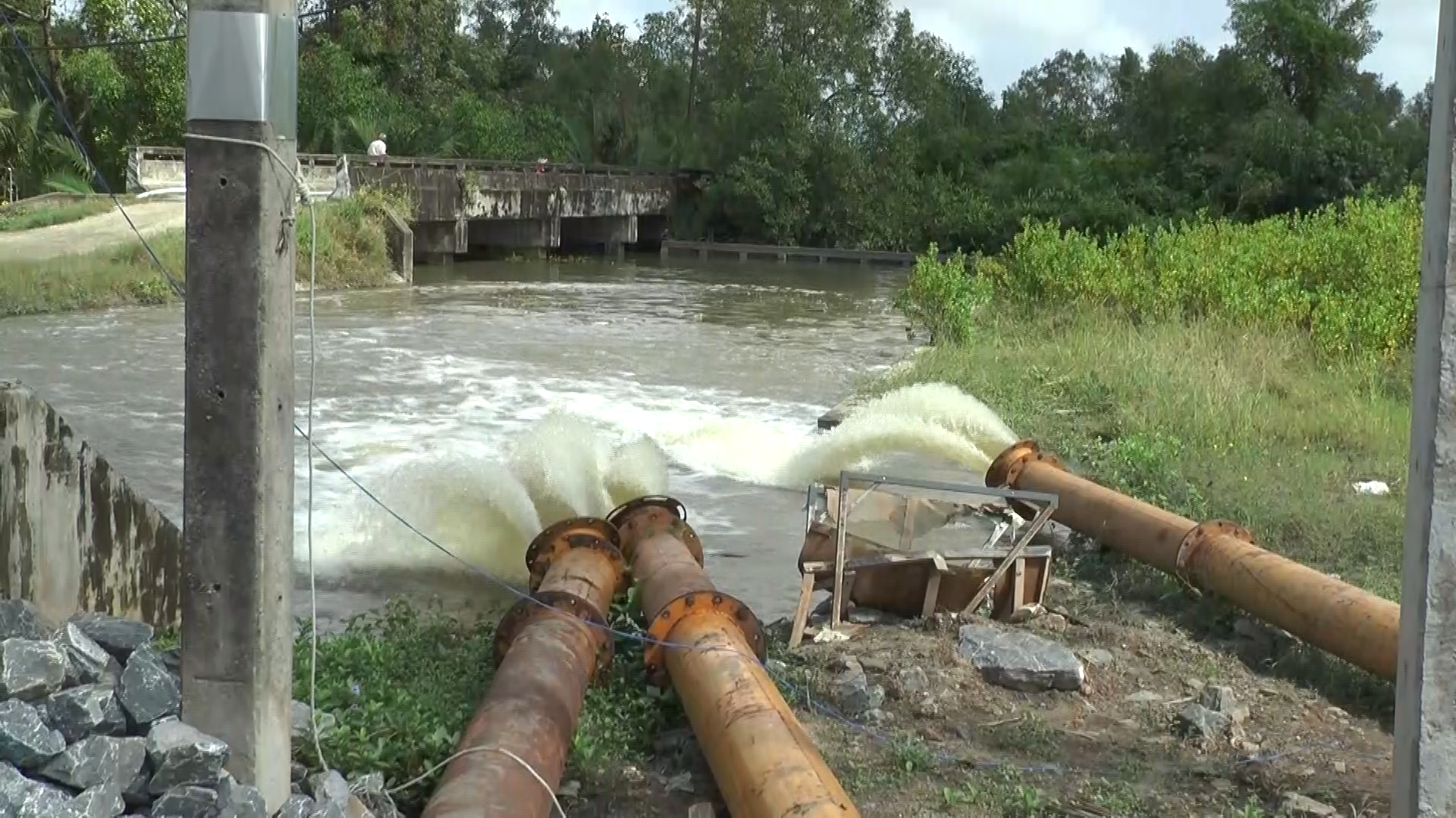 ด่วน! “ผู้ว่าฯนครศรีธรรมราช” สั่งเตรียมรับมือฝนตกหนัก 4 จังหวัดอ่วม ด่วน! “ผู้ว่าฯนครศรีธรรมราช” สั่งเตรียมรับมือฝนตกหนัก 4 จังหวัดอ่วม