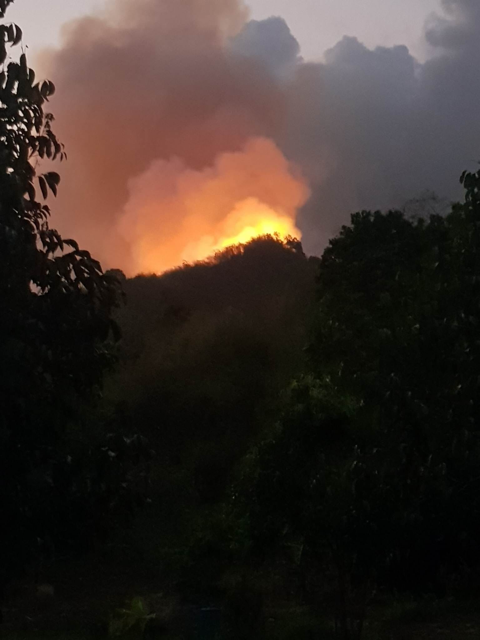 เกิดเหตุเพลิงไหม้! เขาแหลม จ.นครนายก ตั้ว เสฎฐวุฒิ และเหล่าคนบันเทิงร่วมส่งความห่วงใย