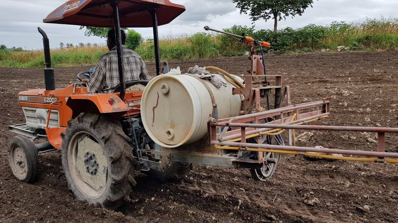 ซีพีเอฟ ร่วมกับคู่ค้าธุรกิจ ส่งเสริมเกษตรกรปลูกข้าวโพดใช้ไถกลบตอซังแทนการเผา ซีพีเอฟ ร่วมกับคู่ค้าธุรกิจ ส่งเสริมเกษตรกรปลูกข้าวโพดใช้ไถกลบตอซังแทนการเผา