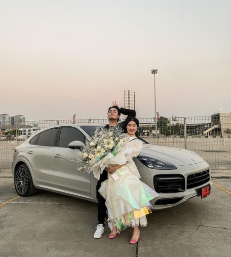 'ฮั่น' ถอยพอร์ชหรูป้ายแดงให้ 'จียอน' เป็นของขวัญวาเลนไทน์ 'ฮั่น' ถอยพอร์ชหรูป้ายแดงให้ 'จียอน' เป็นของขวัญวาเลนไทน์