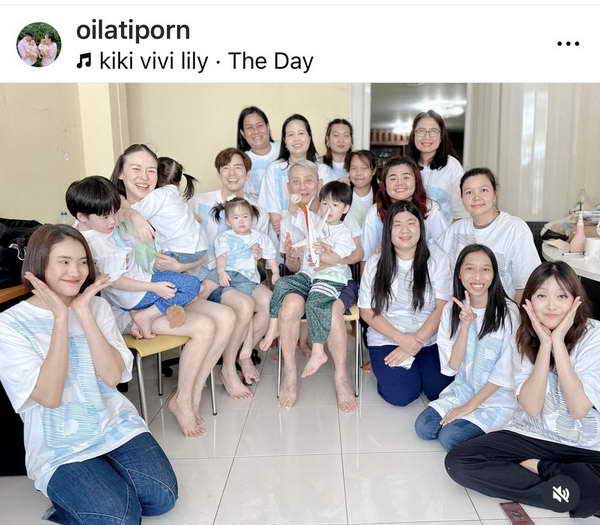 อบอุ่นใจ บีม กวี พาครอบครัวพร้อมหน้า เยี่ยมให้กำลังใจคุณพ่อ บิ๊ก D2B