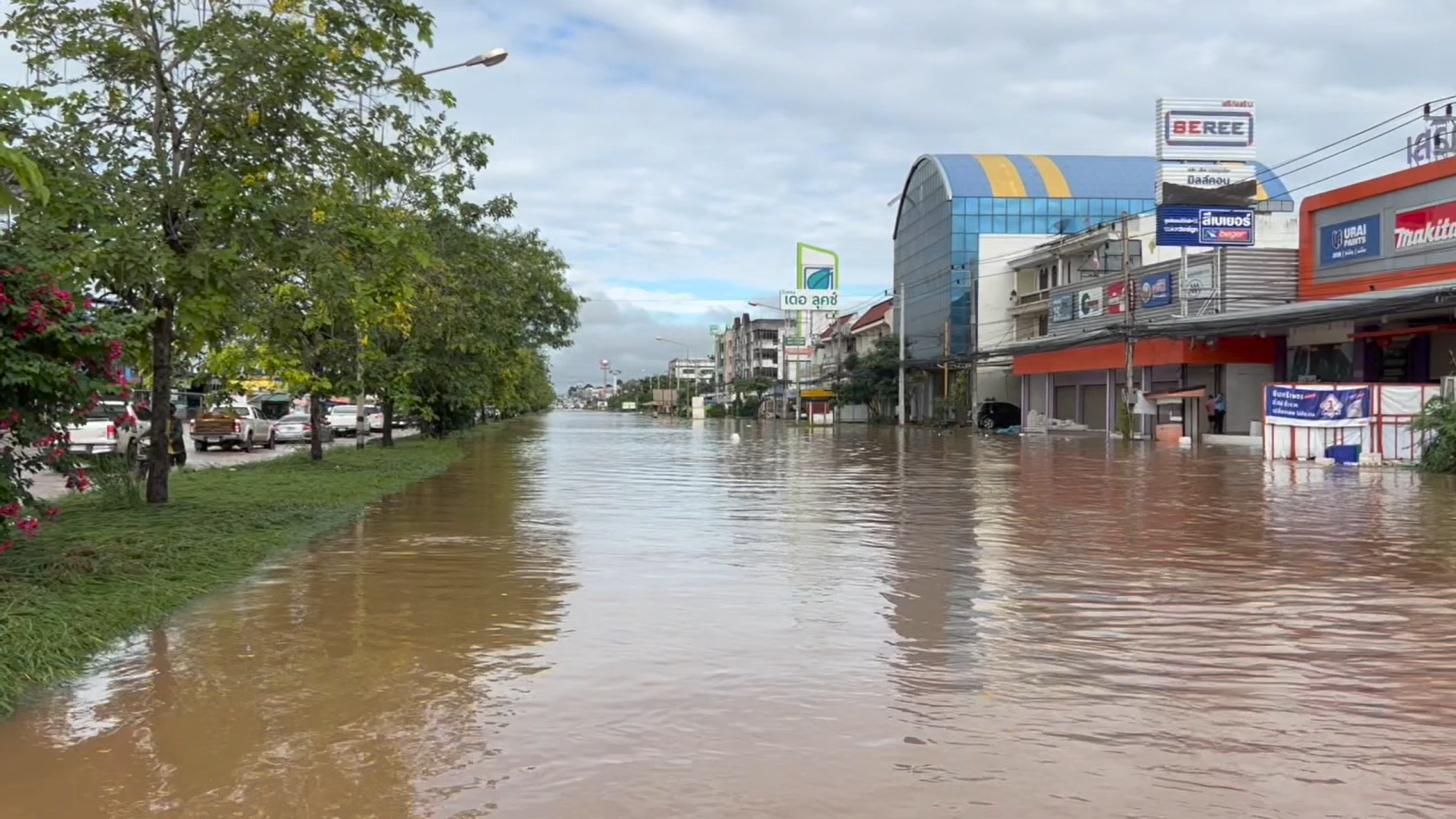 ขอนแก่น อ่วม! ฝนตกหนัก 180 มิลลิเมตร น้ำท่วมเมืองขอนแก่น ขอนแก่น อ่วม! ฝนตกหนัก 180 มิลลิเมตร น้ำท่วมเมืองขอนแก่น