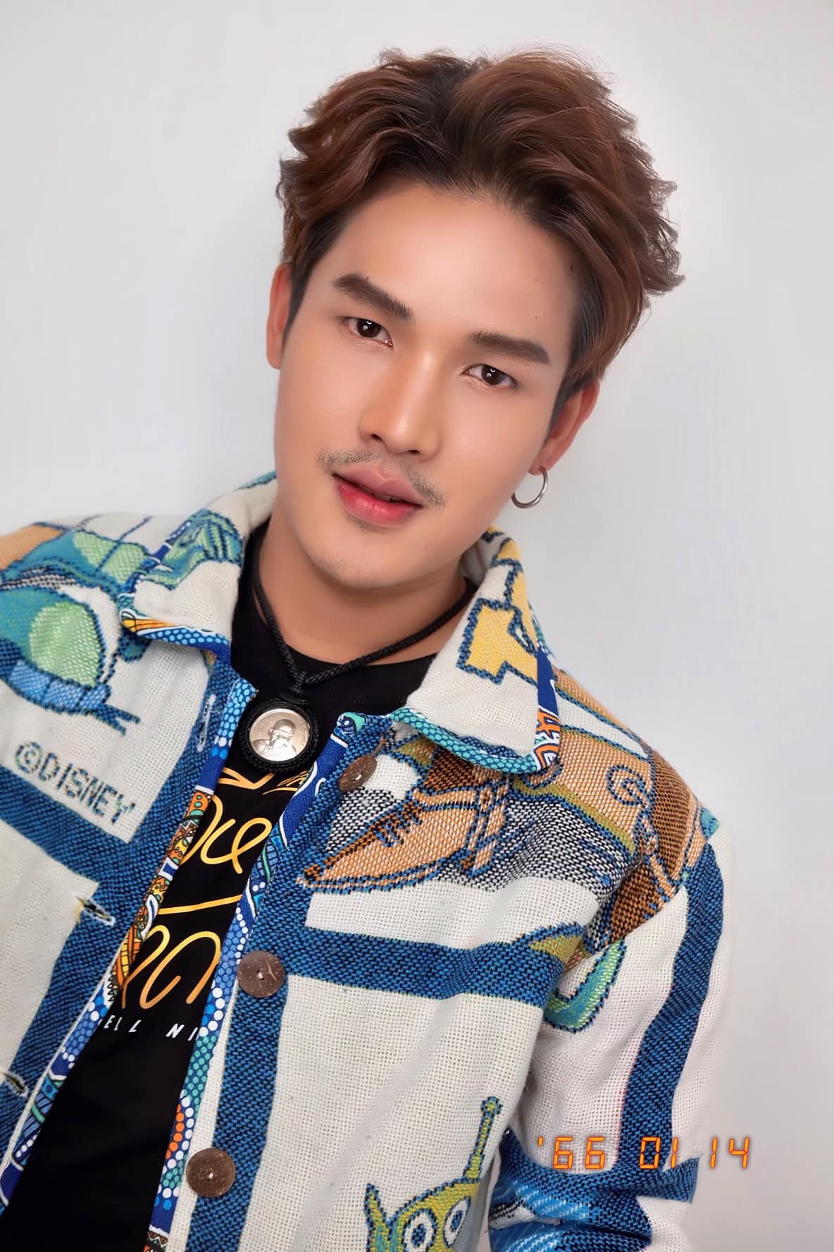 บอย พีชเมคเกอร์-ป๋าเต็ด และเพื่อนศิลปินแสดงความเห็น โจอี้ ถูกแฟนเพลงปาเงินใส่หน้า 