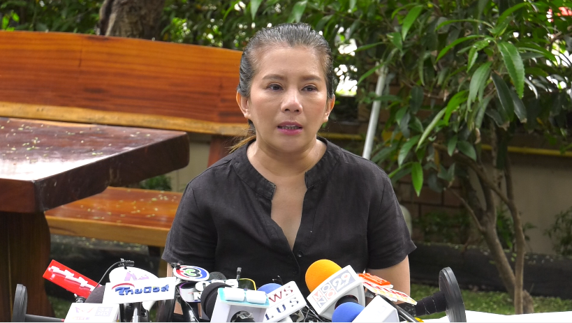 กานต์ วิภากร หลั่งน้ำตา ยกมือไหว้ขอโทษลูก เสก ช่วยเป็นกาวใจ แต่ยังไร้ผล