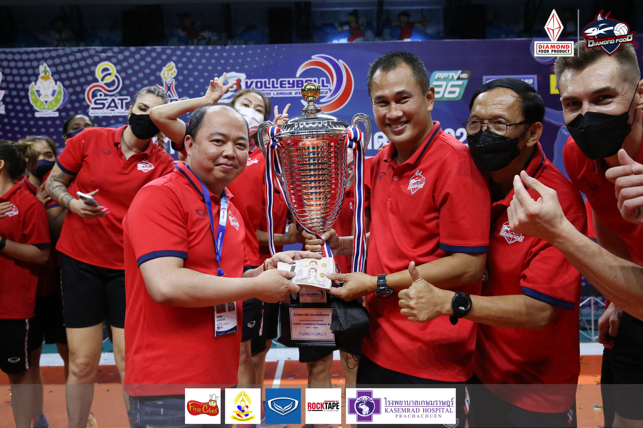 คุยครบทุกประเด็น 'สมบูรณ์ นาคผึ่ง' หลังพาหนุ่มไดมอนด์ฟู้ดคว้าแชมป์ลูกยางไทยลีก2022 คุยครบทุกประเด็น 'สมบูรณ์ นาคผึ่ง' หลังพาหนุ่มไดมอนด์ฟู้ดคว้าแชมป์ลูกยางไทยลีก2022