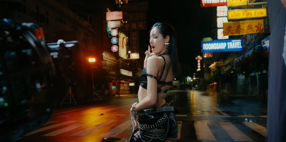 เปิดคลิปเบื้องหลัง ก่อนจะเป็น MV เพลง ROCKSTAR ของ “ลิซ่า” BLACKPINK เปิดคลิปเบื้องหลัง ก่อนจะเป็น MV เพลง ROCKSTAR ของ “ลิซ่า” BLACKPINK