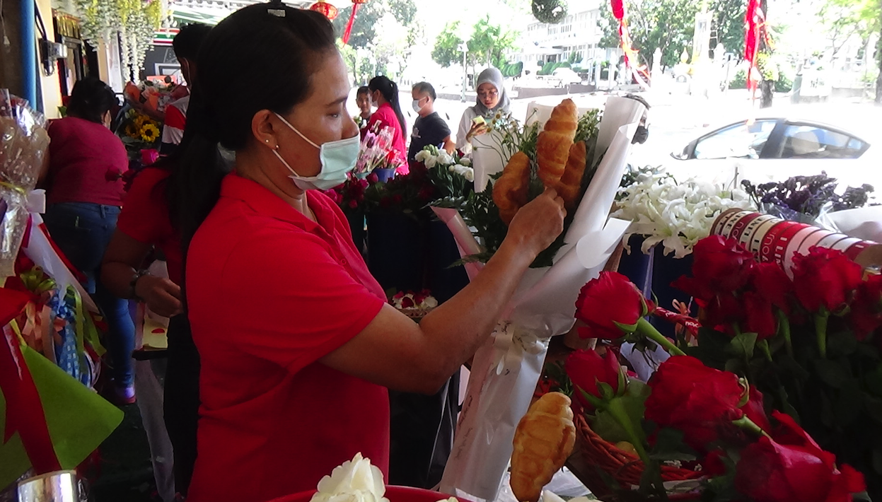 วาเลนไทน์ เทรนด์ใหม่จัดช่อ ‘ครัวซองต์’ บอกรักแทนกุหลาบ วาเลนไทน์ เทรนด์ใหม่จัดช่อ ‘ครัวซองต์’ บอกรักแทนกุหลาบ