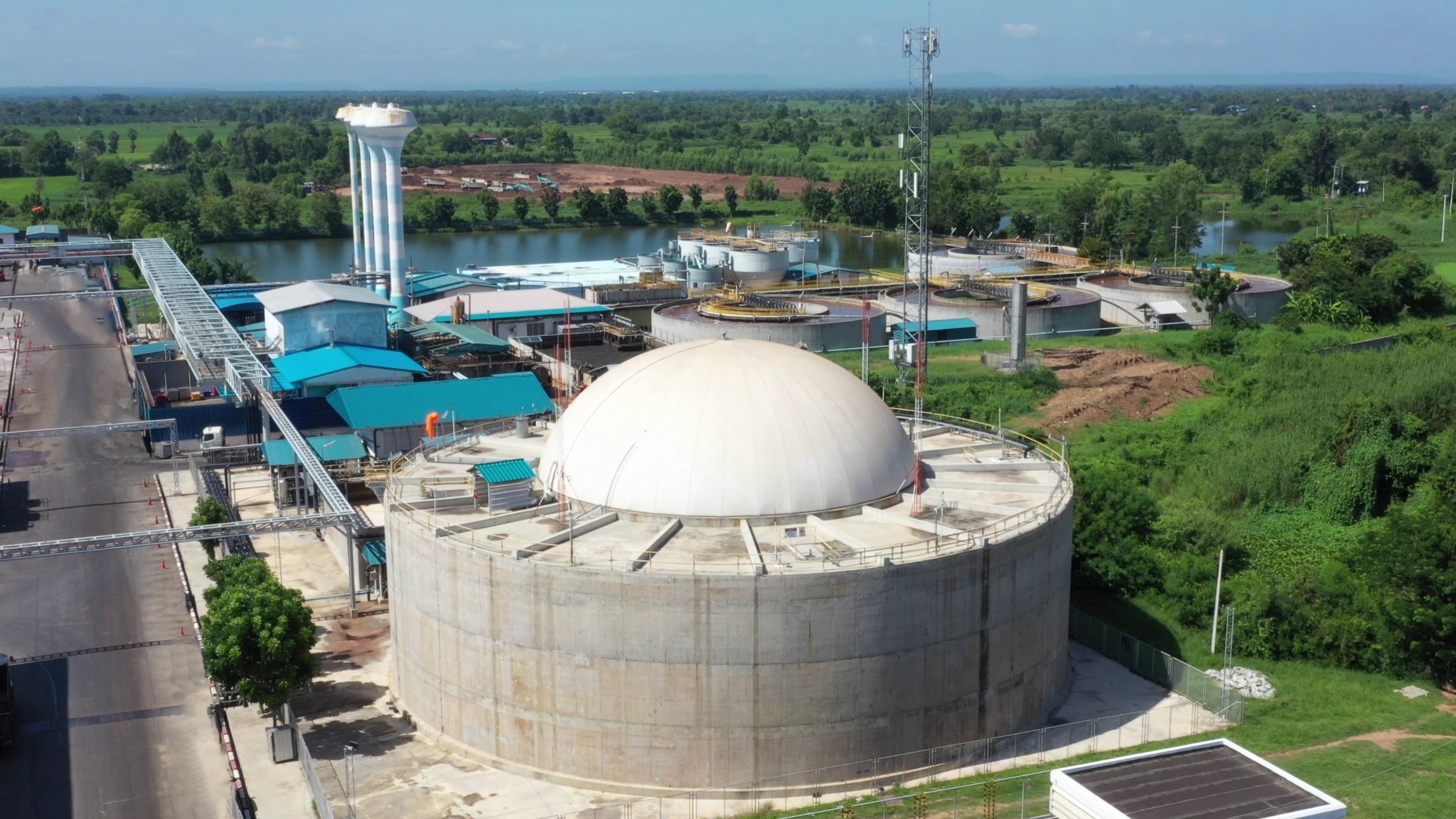 โรงงานแปรรูปเนื้อไก่โคราชของ CPF ได้รับรองจากอบก. โรงงานแปรรูปเนื้อไก่โคราชของ CPF ได้รับรองจากอบก.