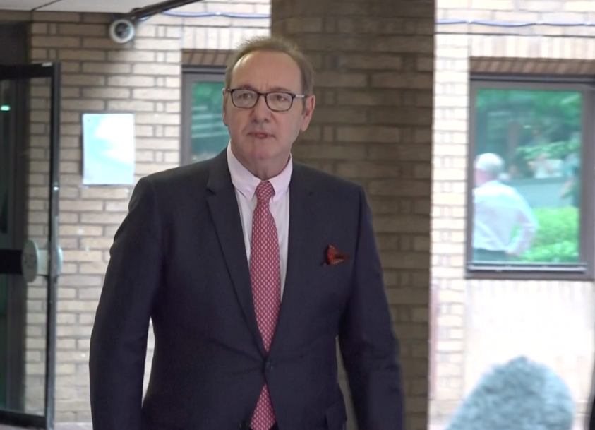 พ้นมลทิน!! 'เควิน สเปซีย์' ดาราออสการ์ ชนะคดีฉาวทางเพศทั้งสหรัฐ-อังกฤษ พ้นมลทิน!! 'เควิน สเปซีย์' ดาราออสการ์ ชนะคดีฉาวทางเพศทั้งสหรัฐ-อังกฤษ