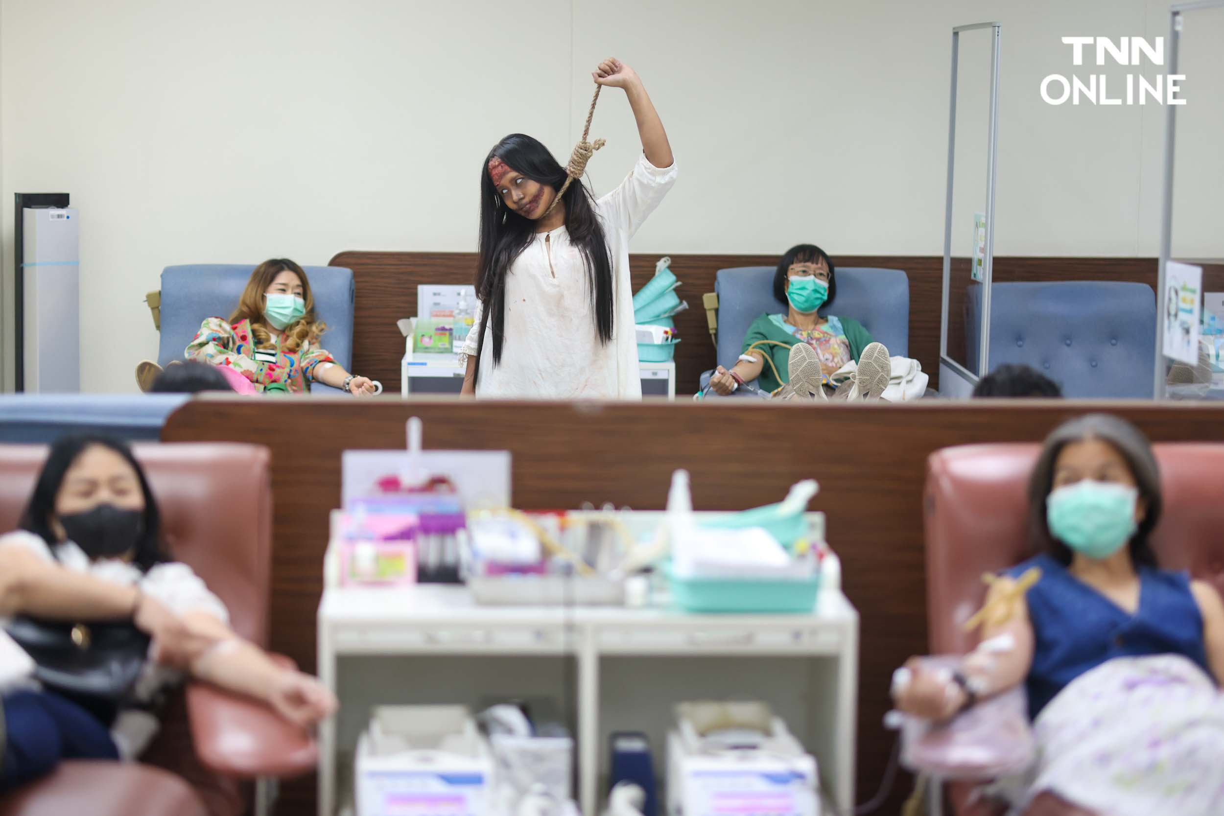 หนีผีมาให้เลือด สีสันบริจาคเลือดรับเทศกาลฮาโลวีน หนีผีมาให้เลือด สีสันบริจาคเลือดรับเทศกาลฮาโลวีน