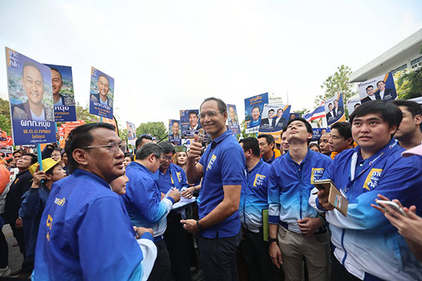 เลือกตั้ง 2566 ประมวลภาพแกนนำพรรคการเมืองนำทีมสมัครส.ส.เขตกทม.