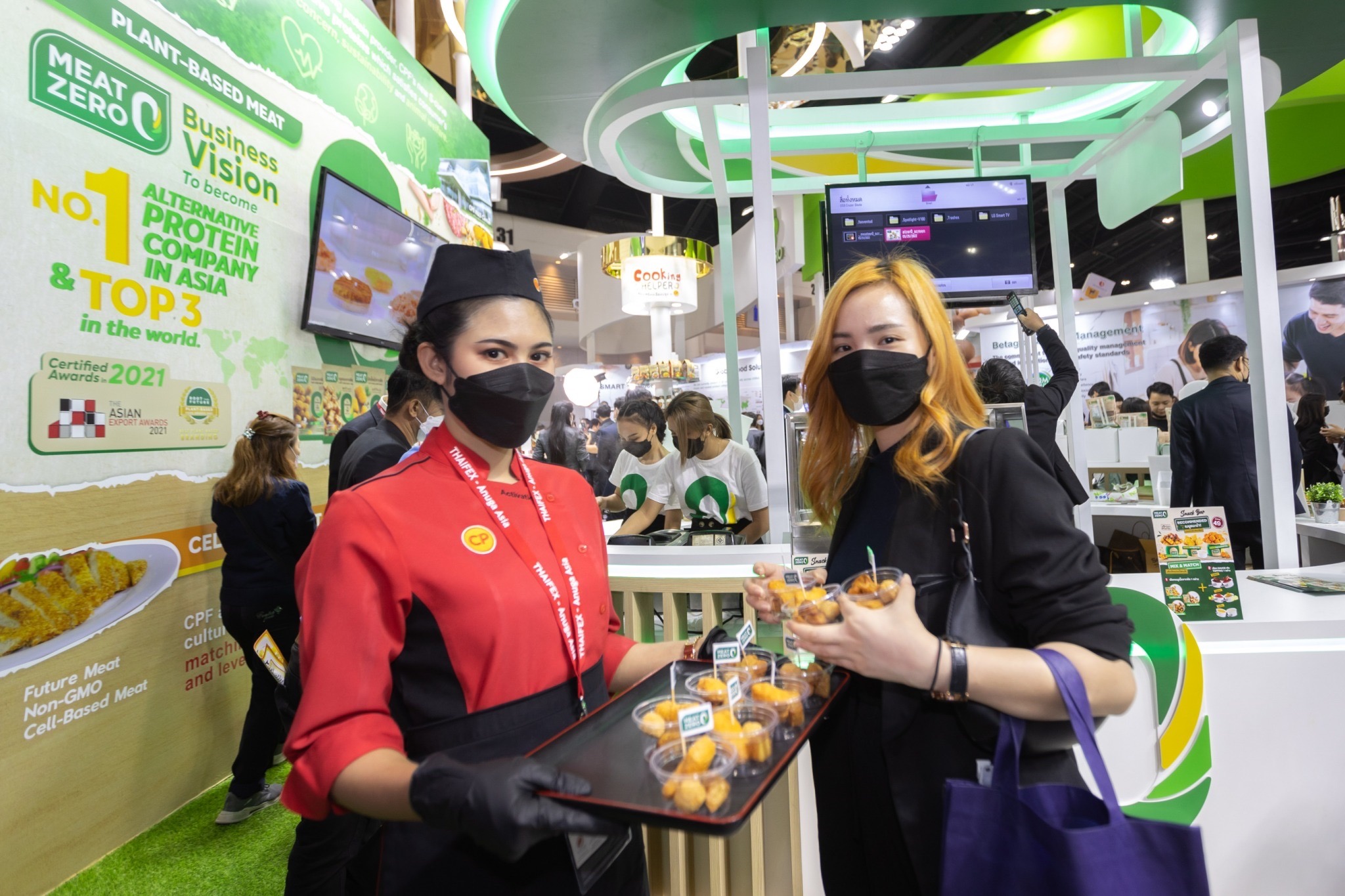 รองนายกฯ จุรินทร์ ชมบูธ CPF โชว์นวัตกรรมอาหารเพื่ออนาคต ในงาน THAIFEX-ANUGA ASIA 2022 