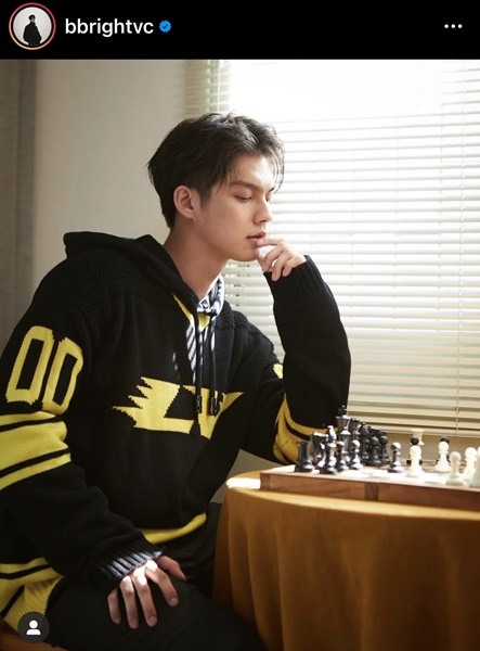 ฮอตมาก! ไบร์ท วชิรวิชญ์ ยอดติดตามอินสตาแกรมทะลุ 10 ล้าน จนติดเทรนด์ทวิต