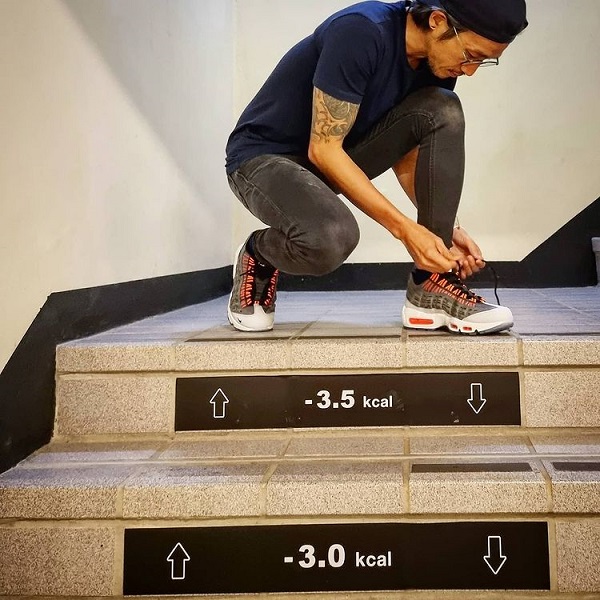 “ตูน บอดี้สแลม” วิ่งนำธงไตรรงค์ไม้สุดท้ายสู้ศึกโอลิมปิก (มีคลิป) “ตูน บอดี้สแลม” วิ่งนำธงไตรรงค์ไม้สุดท้ายสู้ศึกโอลิมปิก (มีคลิป)