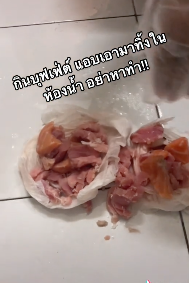ร้านบุฟเฟ่ต์สุดช้ำ!ลูกค้ากระหน่ำสั่งแซลมอน-ทูน่าสุดท้ายแอบเอาไปทิ้งในห้องน้ำ