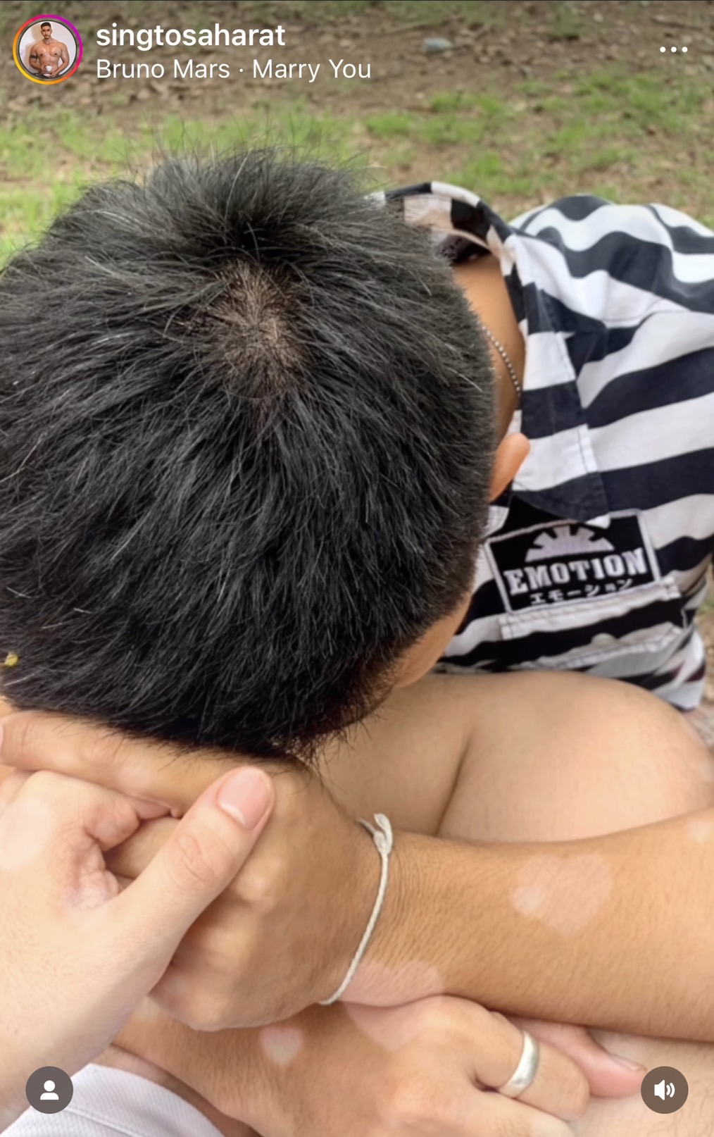 สิงโต  ลงคลิปซึ้ง! ถูกแฟนหนุ่มขอแต่งงาน!? 