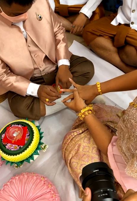 วิวาห์หวาน!! แม่หญิงลี-เจ้าหลวงตูน เข้าพิธีแต่งงานแล้ว