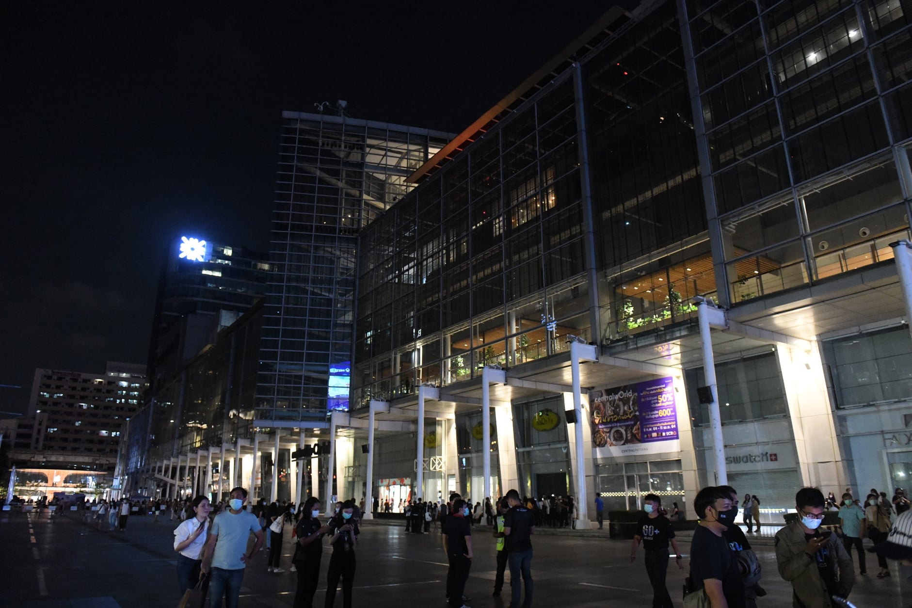 กทม. รวมพลังภาคีเครือข่าย ปิดไฟ 1 ชั่วโมง เพื่อลดโลกร้อน กทม. รวมพลังภาคีเครือข่าย ปิดไฟ 1 ชั่วโมง เพื่อลดโลกร้อน