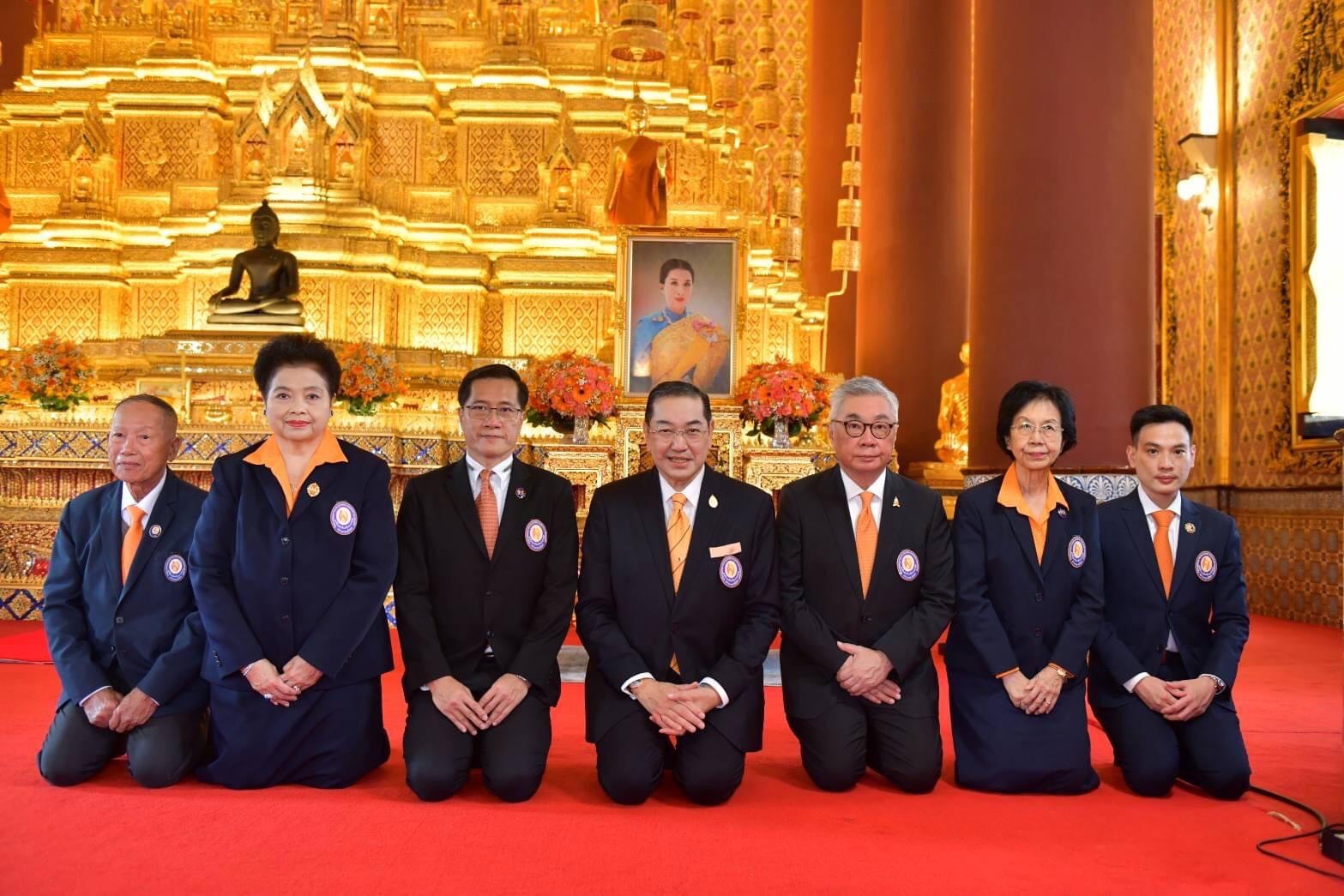 มูลนิธิอาสาเพื่อนพึ่ง(ภาฯ)ยามยาก จัดพิธีสวดถวายพระพรชัยมงคล