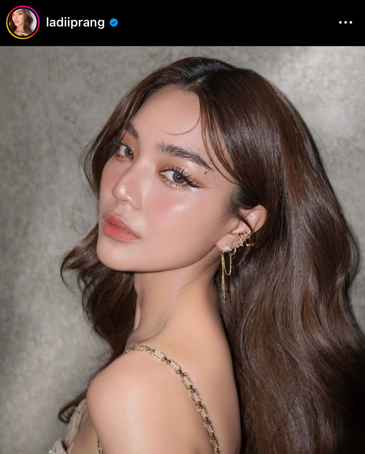 ใจเหลวแล้วแม่ เลดี้ปราง ในลุคสุดแซ่บเกินห้ามใจ ใจเหลวแล้วแม่ เลดี้ปราง ในลุคสุดแซ่บเกินห้ามใจ