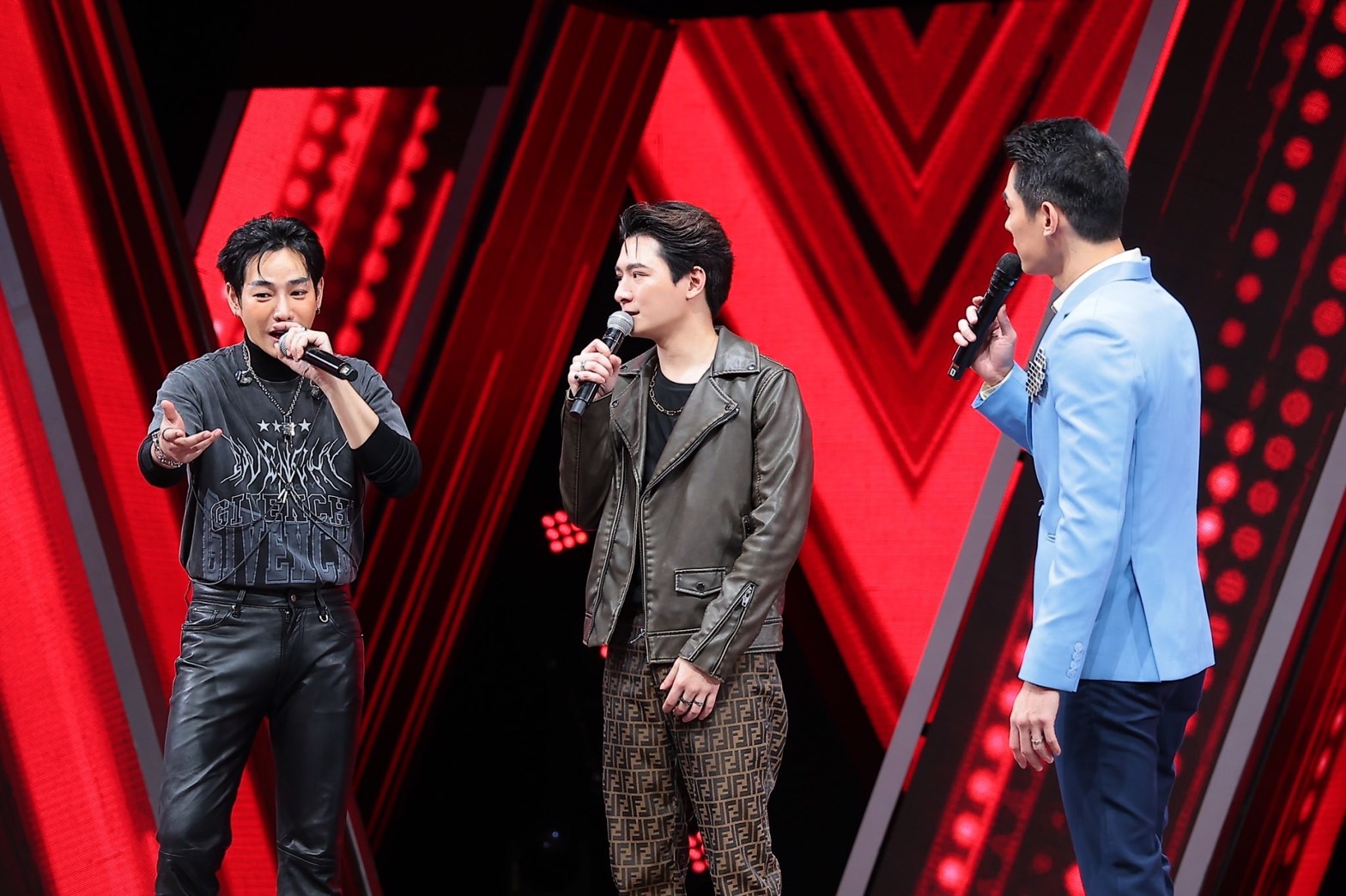 คริส พีรวัส ช็อก! หลังไอดอล ในดวงใจเป๊ก ผลิตโชคเซอร์ไพรส์ กลางรายการ คริส พีรวัส ช็อก! หลังไอดอล ในดวงใจเป๊ก ผลิตโชคเซอร์ไพรส์ กลางรายการ