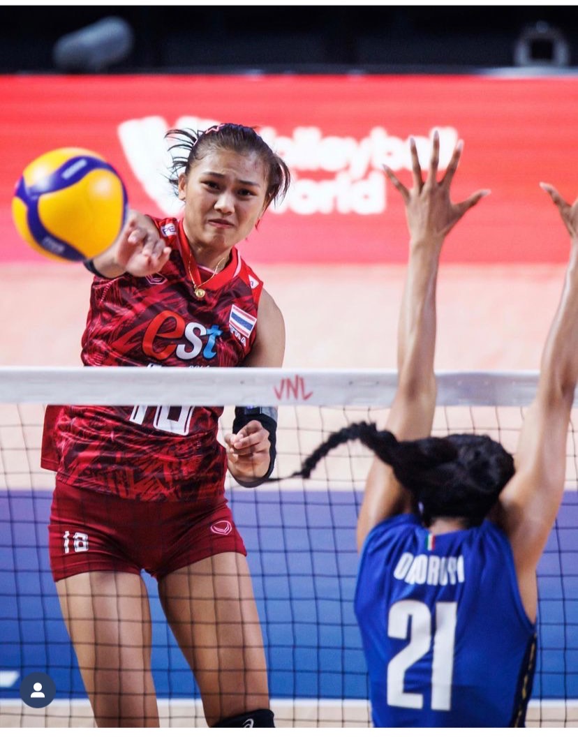 เชียร์สุดพลัง รัศมีแข อัดฉีดวอลเลย์หญิงไทย
