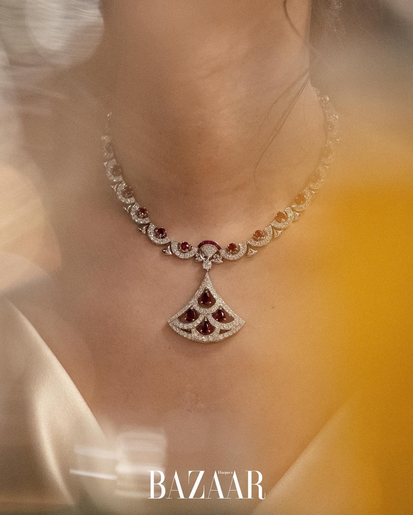 ปอย ตรีชฎา กับชุดเจ้าสาวฉลองมงคลสมรสเรียบหรู สวยโก้ 