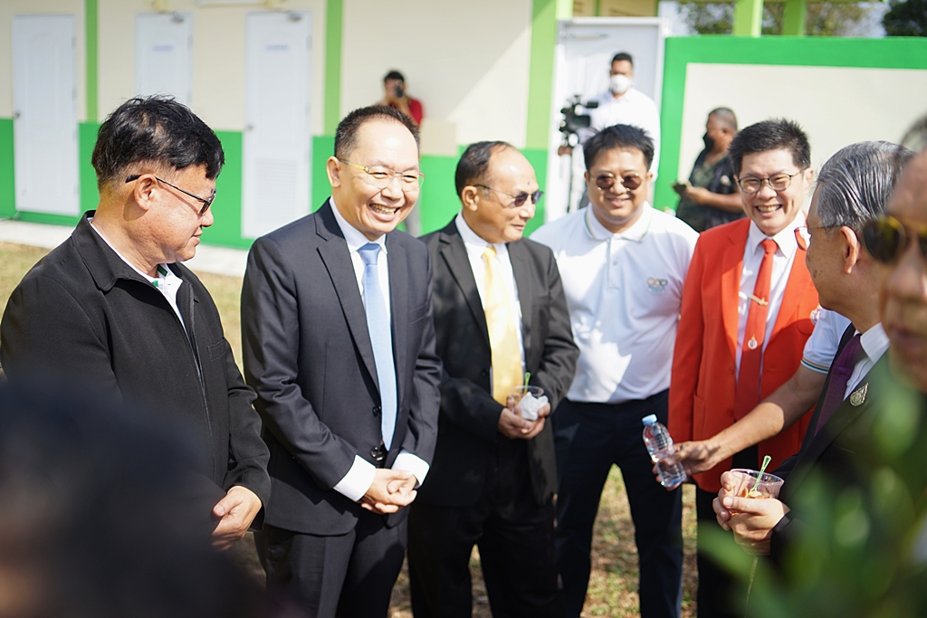 ซีพีเอฟ ส่งมอบ ฟาร์มสาธิตเลี้ยงหมู-ไก่ไข่ Green Farm แก่ ม.วลัยลักษณ์