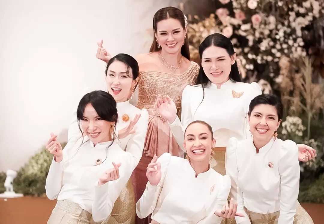 เข้าพิธีแต่งงานแล้ว หญิง รฐา-ตุลย์ บรรยากาศอบอุ่น เจ้าสาวซึ้งจนกลั้นน้ำตาไม่อยู่ เข้าพิธีแต่งงานแล้ว หญิง รฐา-ตุลย์ บรรยากาศอบอุ่น เจ้าสาวซึ้งจนกลั้นน้ำตาไม่อยู่