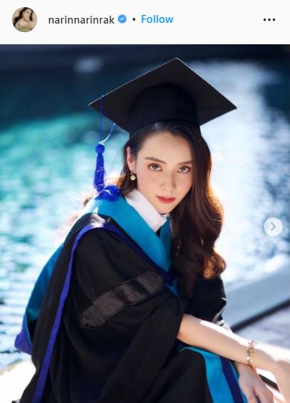 อลังการมาก! มุกดา ปลื้ม แฟนคลับเซอร์ไพรส์ของขวัญชุดใหญ่ หลังเรียนจบ