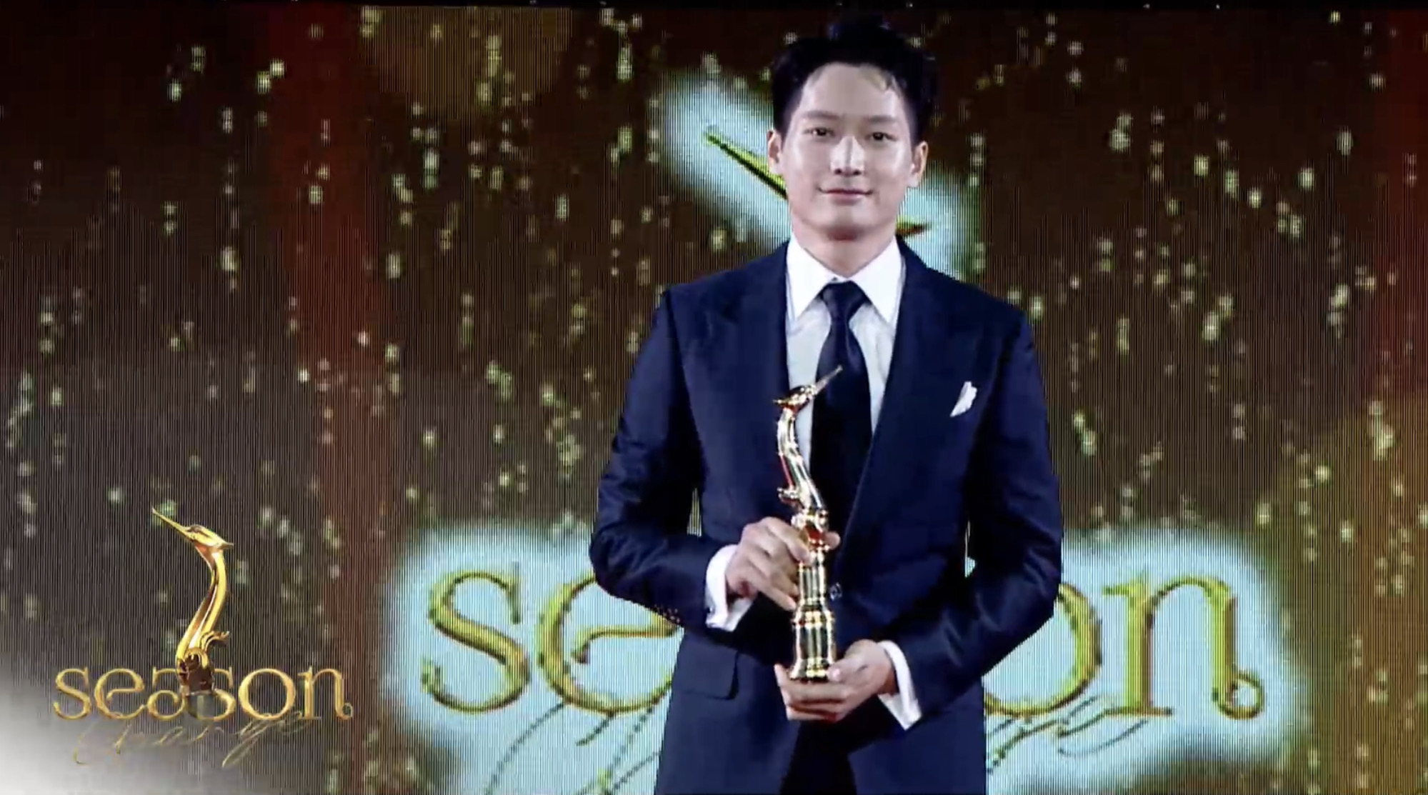 One for the Road คว้าสูงสุด 7 รางวัล ญาญ่า - ไอซ์ซึ รับรางวัลนำชาย-หญิง สุพรรณหงส์ ครั้งที่ 31