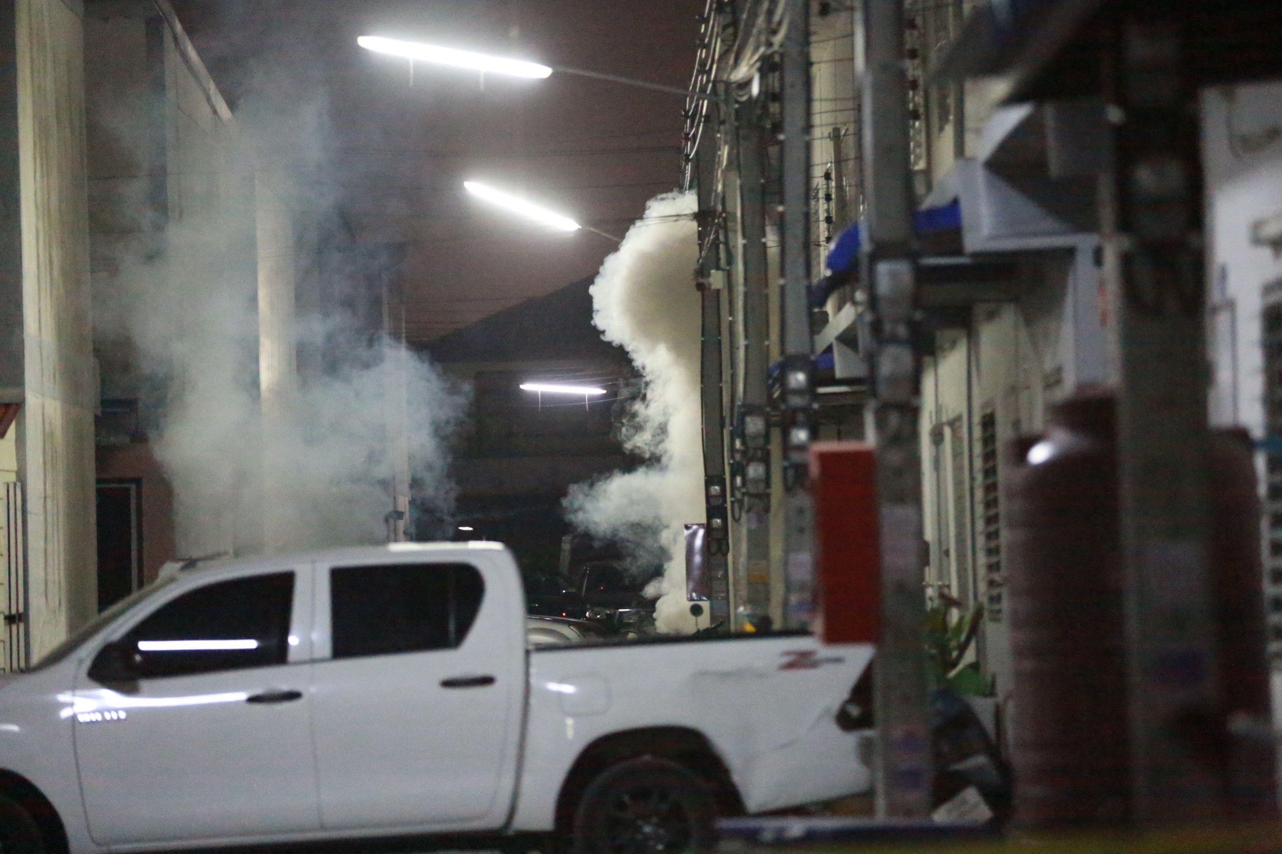 กราดยิงสายไหมล่าสุด! ยังไม่เข้าชาร์จตัวผู้ก่อเหตุ-ยิงแก๊สน้ำตากว่า 20 ลูก