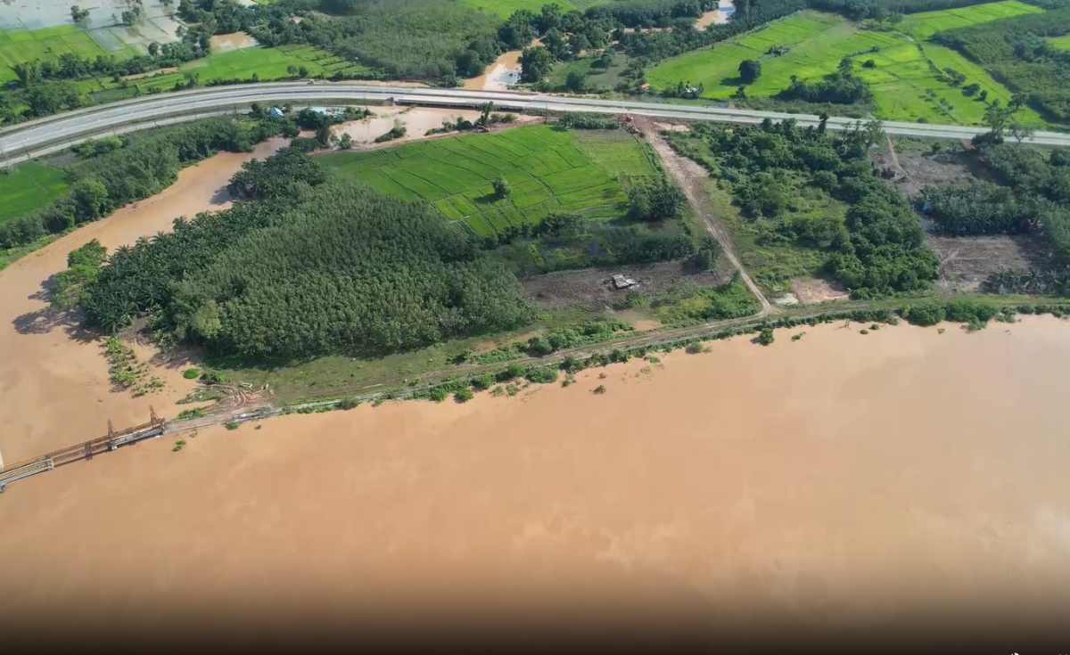 น้ำโขงที่ไหลผ่านเชียงของ จ.เชียงรายยังเพิ่มสูง น้ำโขงที่ไหลผ่านเชียงของ จ.เชียงรายยังเพิ่มสูง