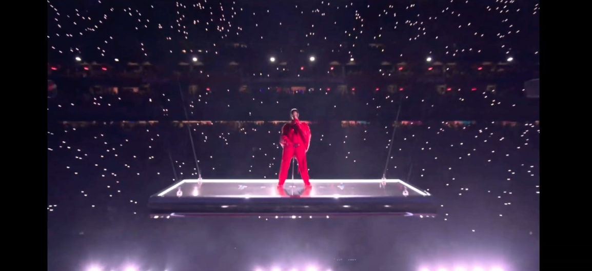 'ริฮานน่า' คัมแบ็ก!! คืนเวทีรอบ7ปี โชว์พักครึ่ง Super Bowl ลุคสีแดงเพลิง 'ริฮานน่า' คัมแบ็ก!! คืนเวทีรอบ7ปี โชว์พักครึ่ง Super Bowl ลุคสีแดงเพลิง