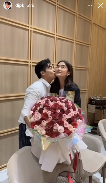 หนิง แท็กหาสามีด่วน หลัง พีเค เปย์หนักวันเกิด โยเกิร์ต จัดดอกไม้พร้อมเงิน 4 ปึกใหญ่!! หนิง แท็กหาสามีด่วน หลัง พีเค เปย์หนักวันเกิด โยเกิร์ต จัดดอกไม้พร้อมเงิน 4 ปึกใหญ่!!