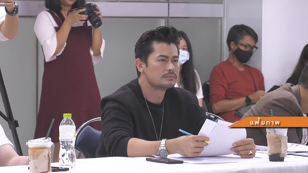 “อนันดา” กลั้นน้ำตาพูดถึง “หม่อมน้อย” ครูผู้เป็นเสมือนพ่อ  (มีคลิป) 