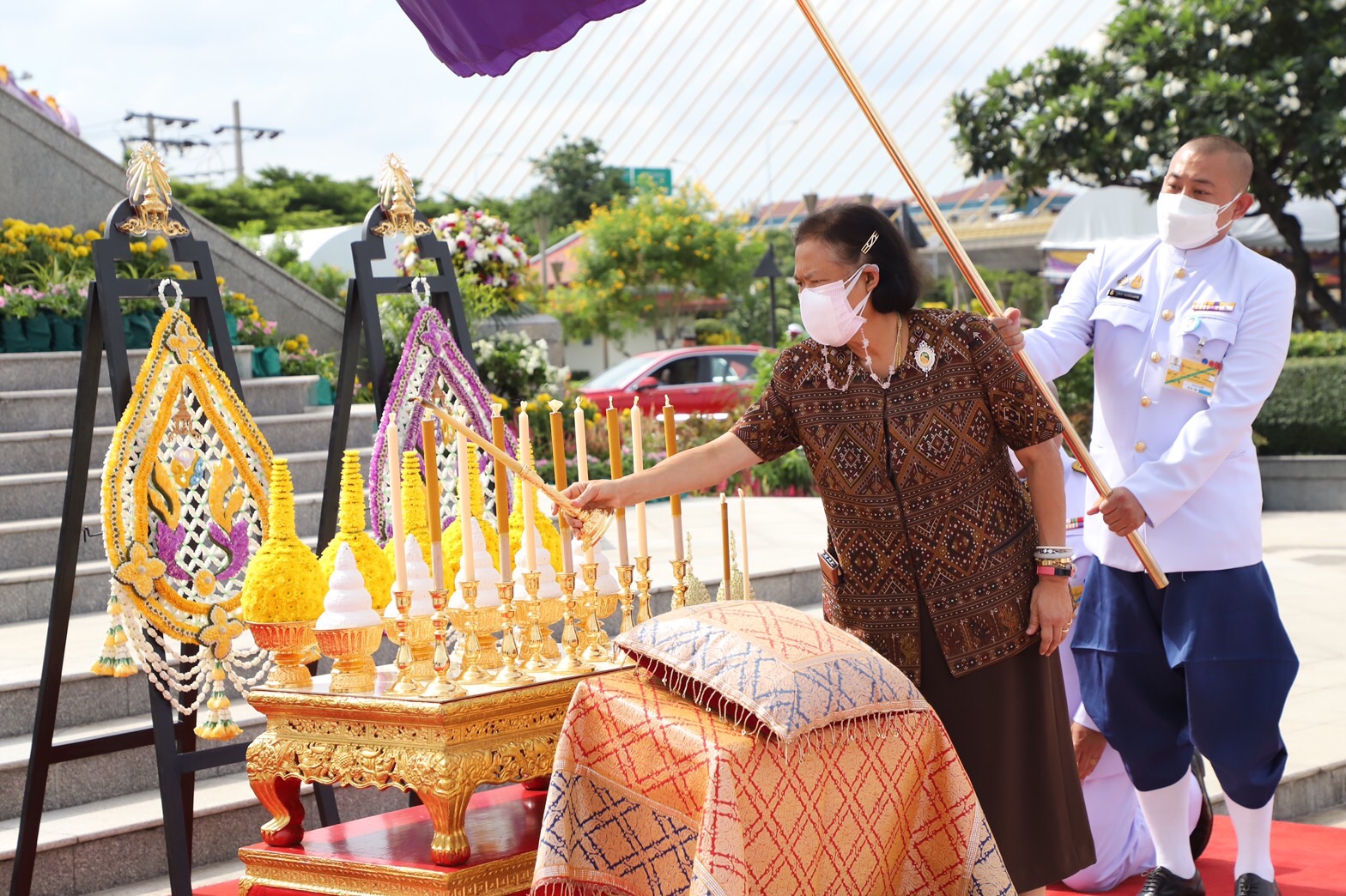 กรมสมเด็จพระเทพฯ เสด็จแทนพระองค์ ทรงวางพวงมาลาถวายราชสักการะพระบรมราชานุสาวรีย์พระบาทสมเด็จพระปรเมนทรมหาอานันทมหิดลเนื่องในวันคล้ายวันสวรรคต กรมสมเด็จพระเทพฯ เสด็จแทนพระองค์ ทรงวางพวงมาลาถวายราชสักการะพระบรมราชานุสาวรีย์พระบาทสมเด็จพระปรเมนทรมหาอานันทมหิดลเนื่องในวันคล้ายวันสวรรคต