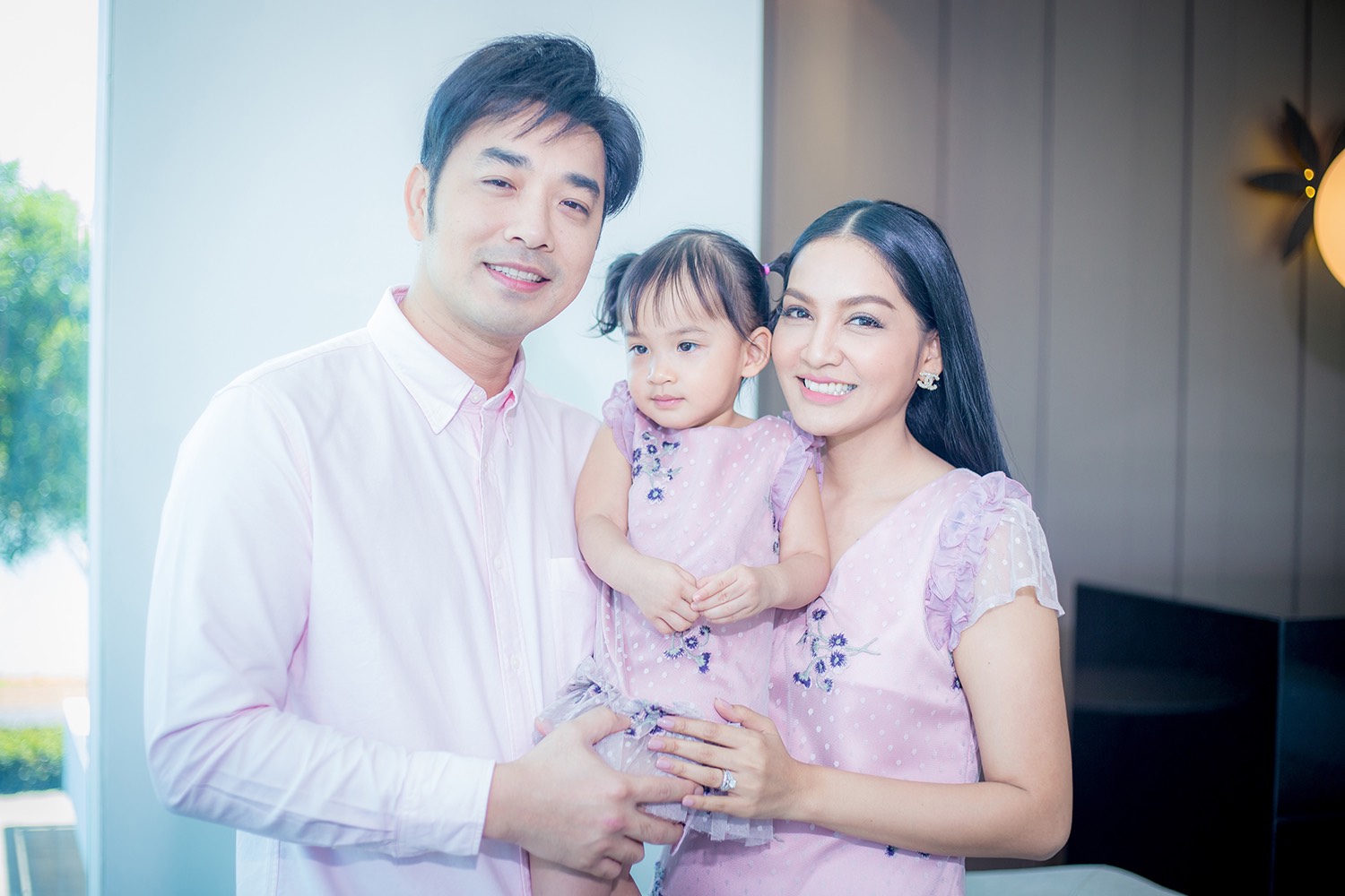 'ครูก้อยและเจมส์' ร่วมสมทบทุน 200,000 บาท ช่วย 4 รพ. ต่อสู้โควิด 