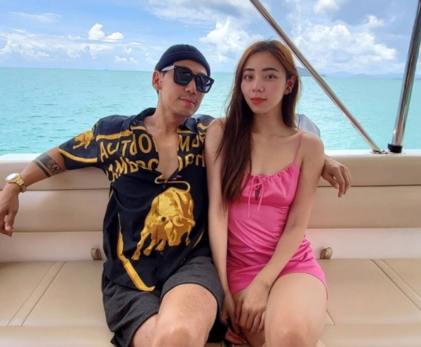 เคลียร์จบแล้ว!! เพชรจ้า ออกโรงชี้แจง ประเด็นโยงข่าวมั่ว!! เคลียร์จบแล้ว!! เพชรจ้า ออกโรงชี้แจง ประเด็นโยงข่าวมั่ว!!